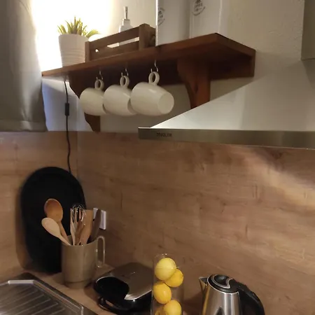 Malibu Apartment *